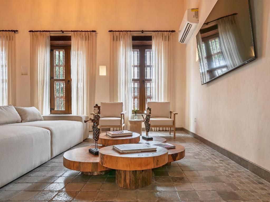 Voilá Pedregal By Huespedia Hotel