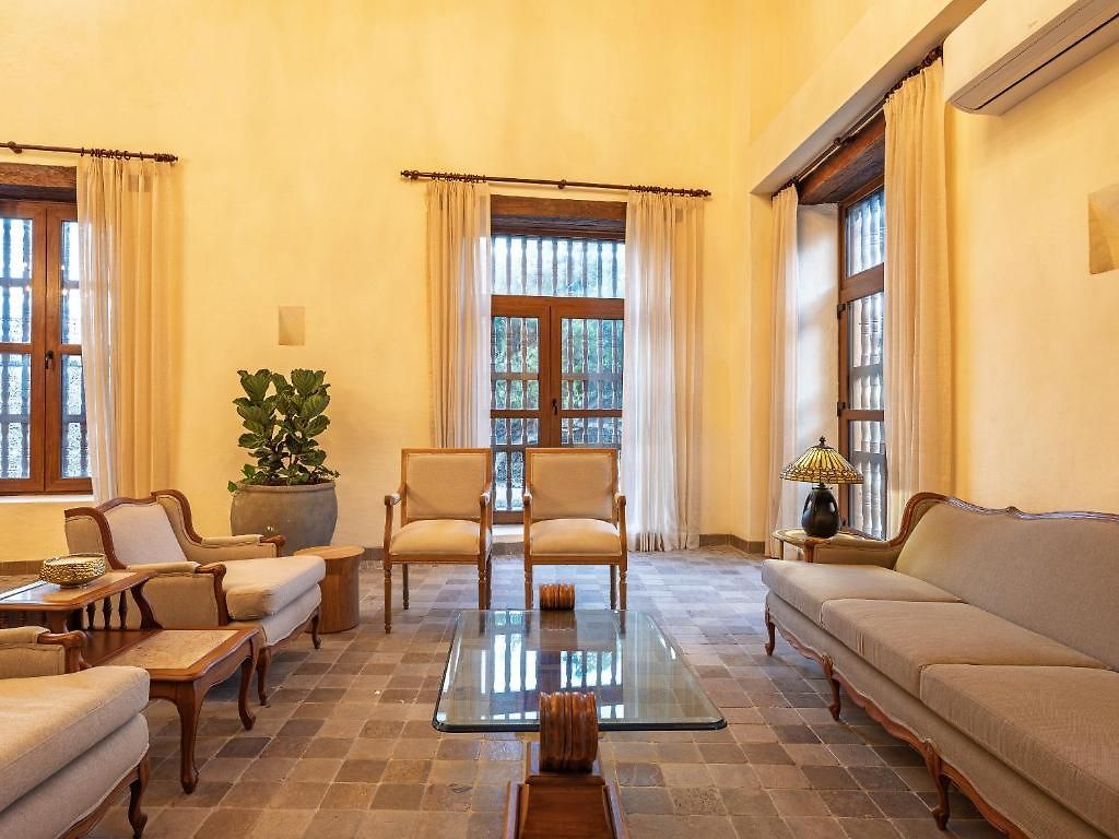 Hotel Voilá Pedregal By Huespedia