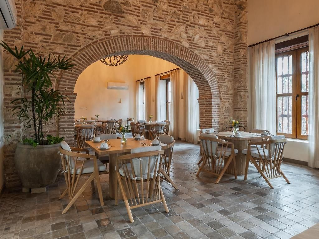 Voilá Pedregal By Huespedia Hotel