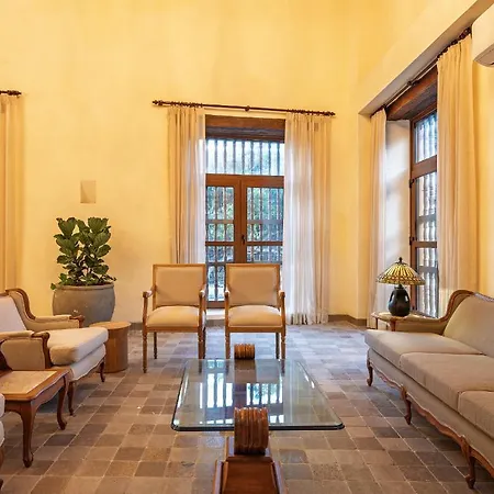 Hotel Voilá Pedregal By Huespedia