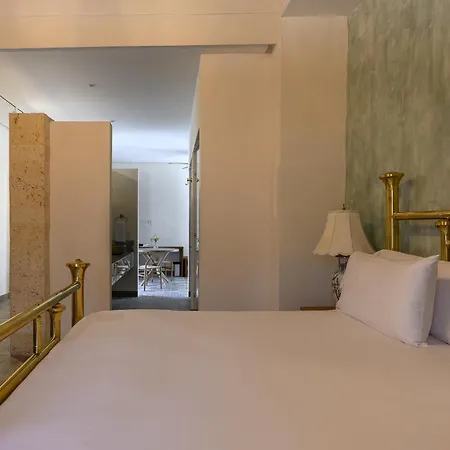 Voilá Pedregal By Huespedia Hotel *