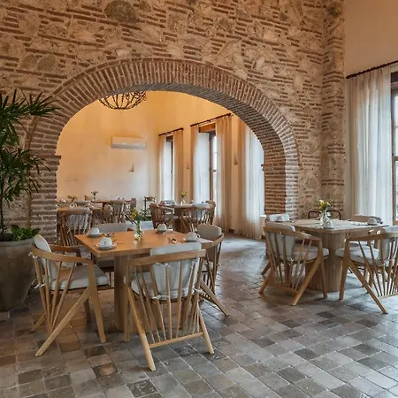 Voilá Pedregal By Huespedia Hotel